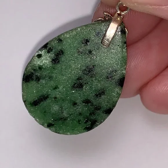 Ruby in Zoisite Pendant with Leaf Bail - Picture 5 of 15